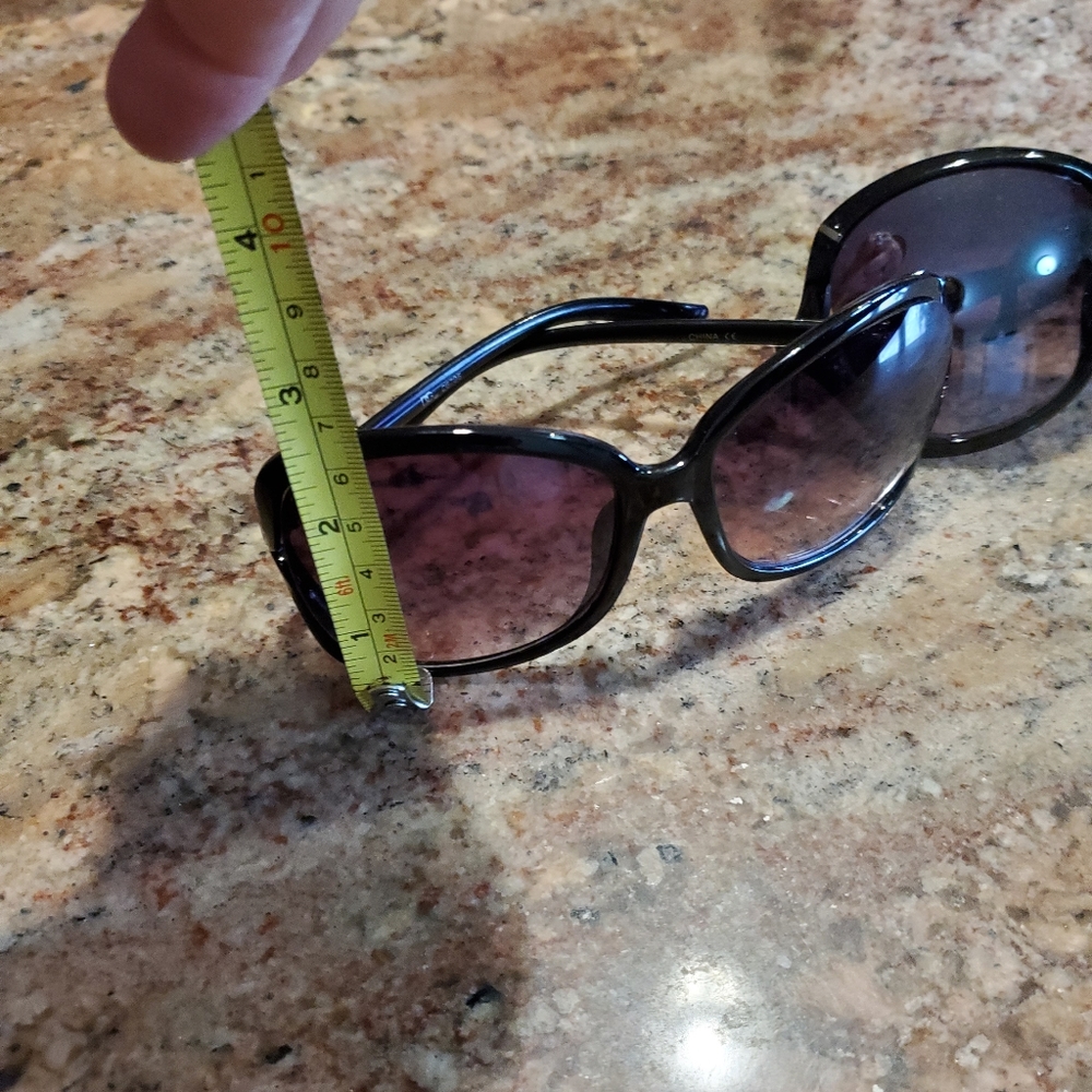 DG Sunglasses both pairs one Price👍